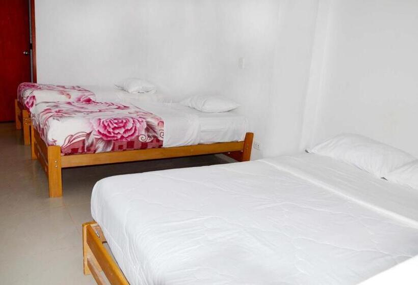 スタンダード4人部屋, Hospedaje Linda Lirio