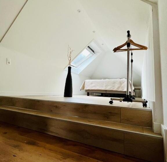 اتاق استاندارد چهار تخته, Isa S Appartement