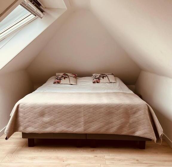 اتاق استاندارد چهار تخته, Isa S Appartement