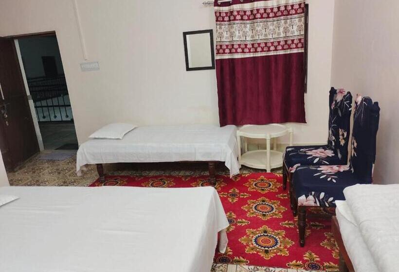 Standard Triple Room with Terrace, Krishna Dhaam Bungalow Goverdhan, Mathura