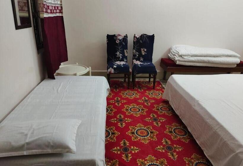 Standard Triple Room with Terrace, Krishna Dhaam Bungalow Goverdhan, Mathura