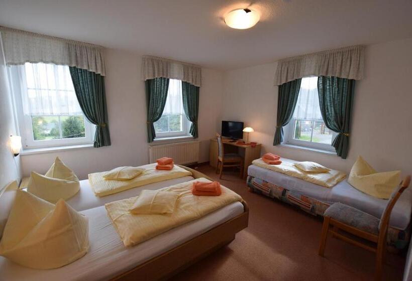 Номер Стандарт Трехместный, Wolfsgrunder Festhof