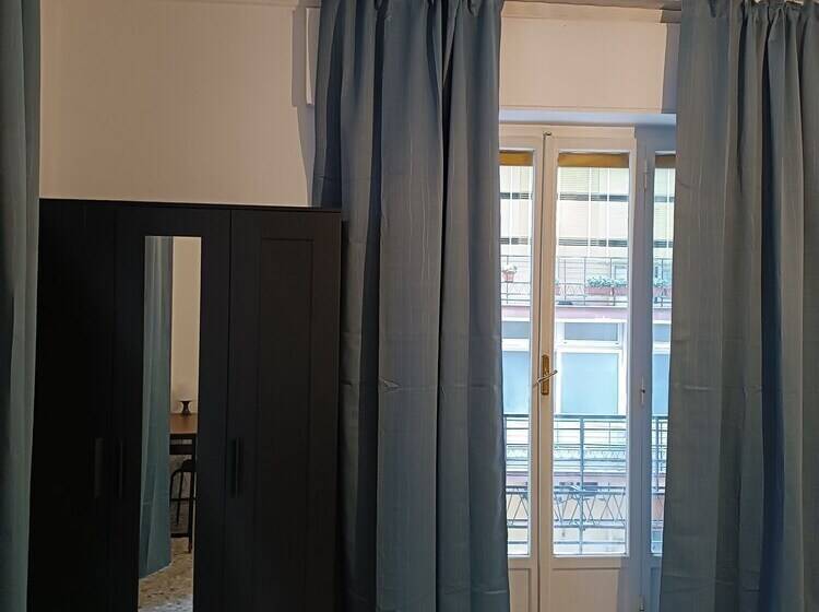 اتاق استاندارد سه نفره, B&b Napoli Fuorigrotta