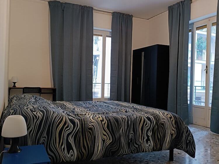 اتاق استاندارد سه نفره, B&b Napoli Fuorigrotta