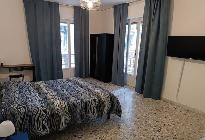 اتاق استاندارد سه نفره, B&b Napoli Fuorigrotta