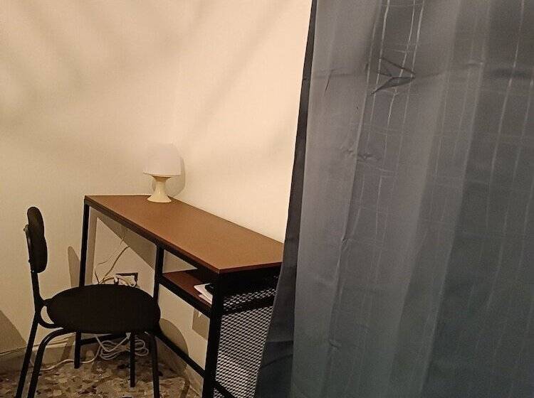 اتاق استاندارد, B&b Napoli Fuorigrotta