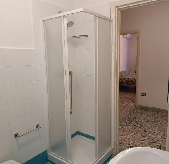 Standard room with outdoor bath, B&b Napoli Fuorigrotta