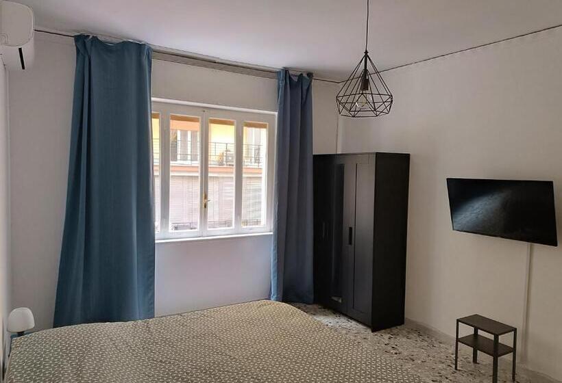 Standard room with outdoor bath, B&b Napoli Fuorigrotta