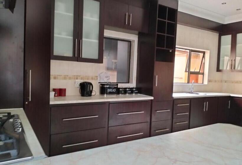 Ortak Banyolu Standart Oda, O&s Bnb