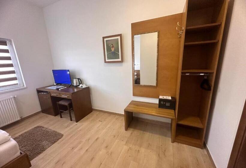 اتاق استاندارد با چشم‌انداز دریاچه, Aqua Prenociste Palic