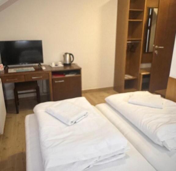 اتاق استاندارد با چشم‌انداز, Aqua Prenociste Palic