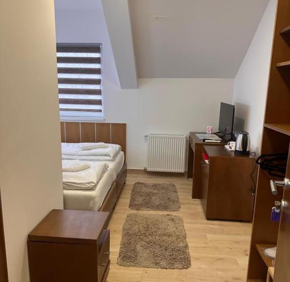 اتاق استاندارد با چشم‌انداز, Aqua Prenociste Palic