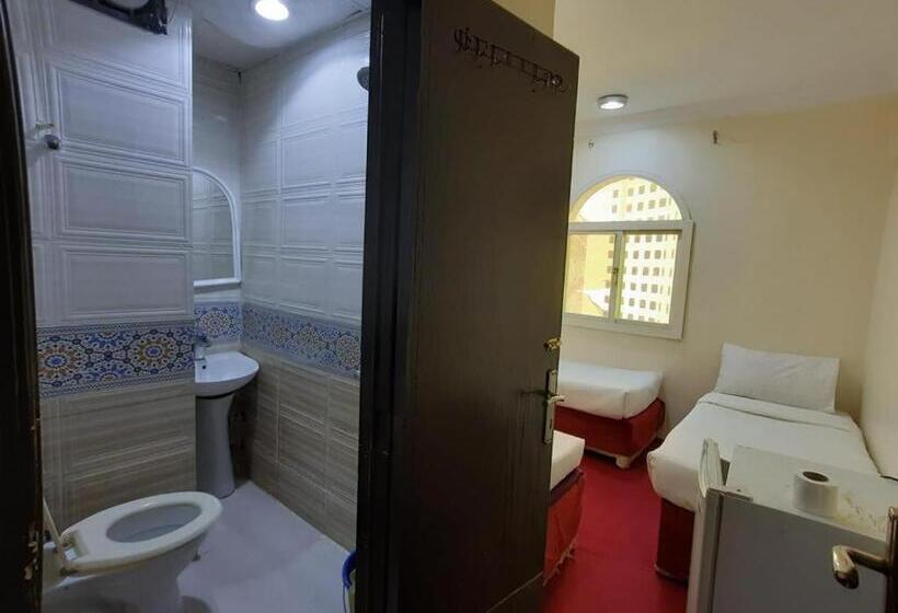 غرفة قياسية ثلاثية, Mohazer Al Saada