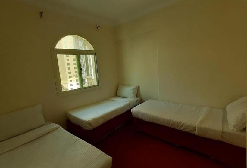 غرفة قياسية ثلاثية, Mohazer Al Saada