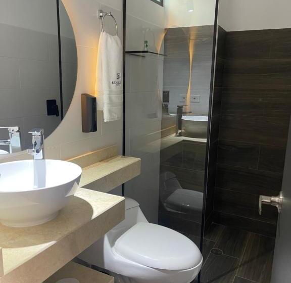 带2个双人床的标准工作室, Salvatore