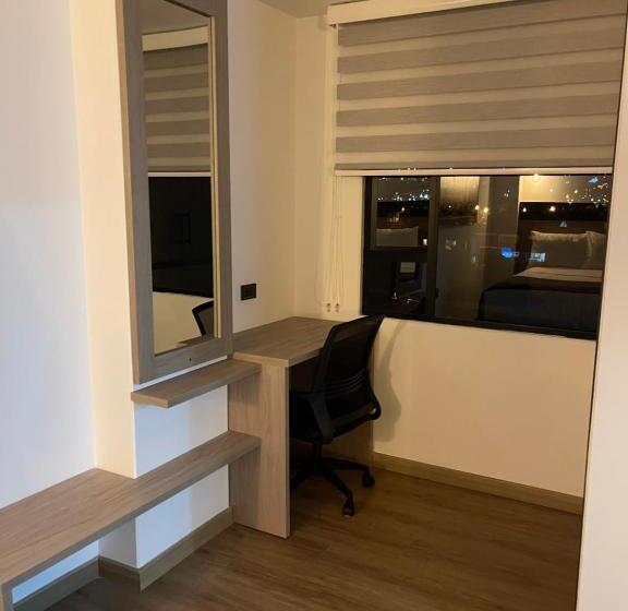 家庭间, Salvatore