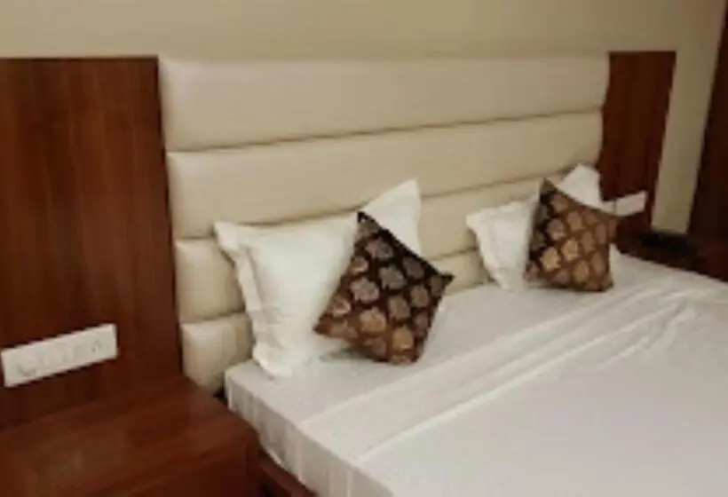 Deluxe-huone, Vinayak Grand , Akbarpur