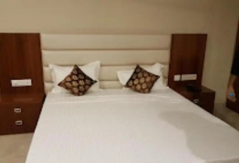 Deluxe-huone, Vinayak Grand , Akbarpur