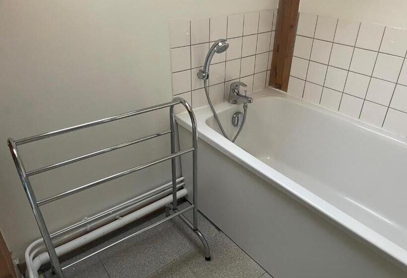 Номер Стандарт, Chambre Meublé Idéale Pour Déplacement D Affaires