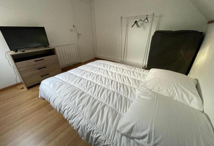 Номер Стандарт, Chambre Meublé Idéale Pour Déplacement D Affaires