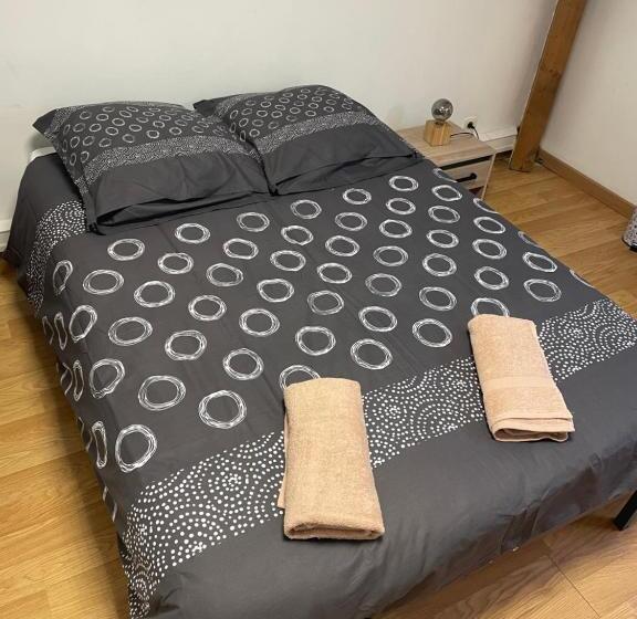 Номер Стандарт, Chambre Meublé Idéale Pour Déplacement D Affaires