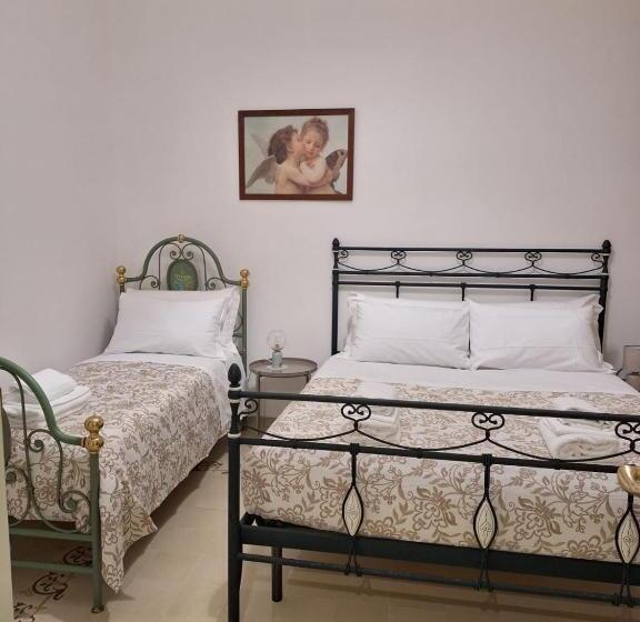 غرفة قياسية ثلاثية, Civico 43