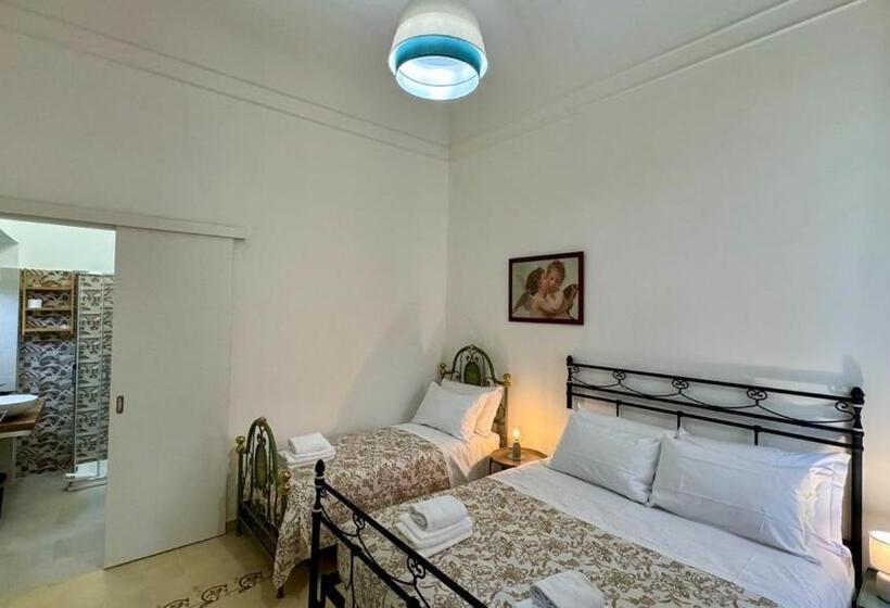 غرفة قياسية ثلاثية, Civico 43