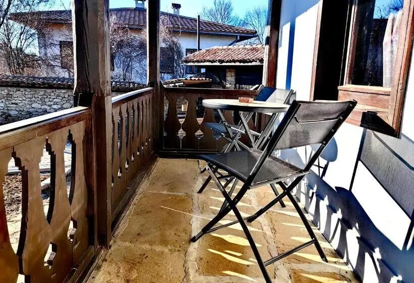 Standard-bungalow Puutarhanäkymä, Complex Arbanashki Style Panoramic View With Summer And Winter Terrace, Sauna, Children S And Adult