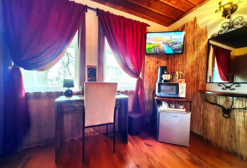 בונגלו סטנדרט עם נוף לגינה, Complex Arbanashki Style Panoramic View With Summer And Winter Terrace, Sauna, Children S And Adult