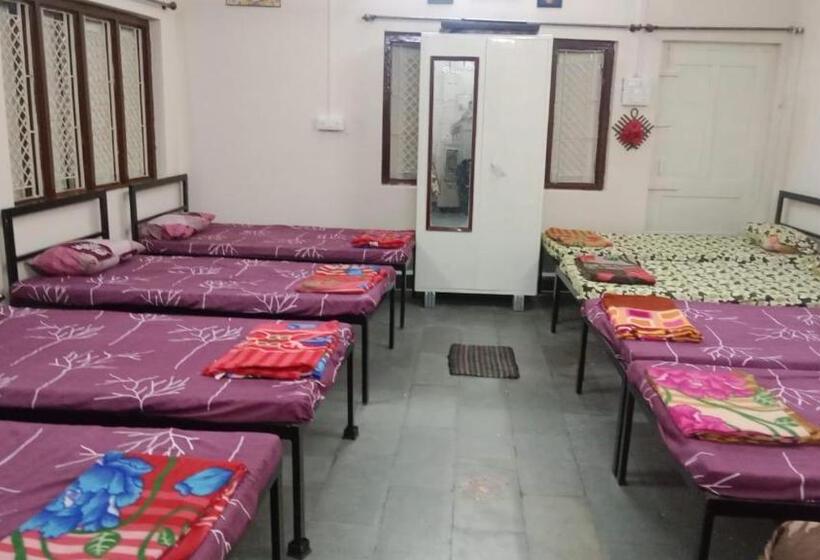 اتاق خانوادگی, Shivanjali Bhakt Niwas