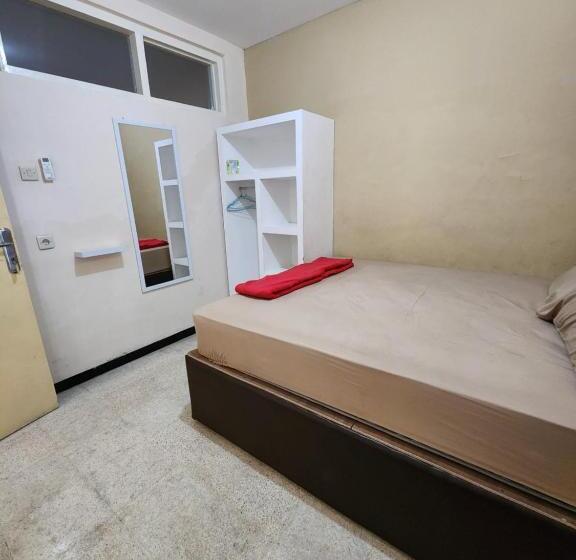 StandaardKamer, Penginapan Pip Semarang