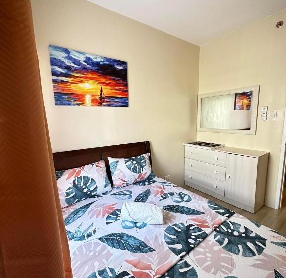 חדר משפחתי, Forevermc Condotel