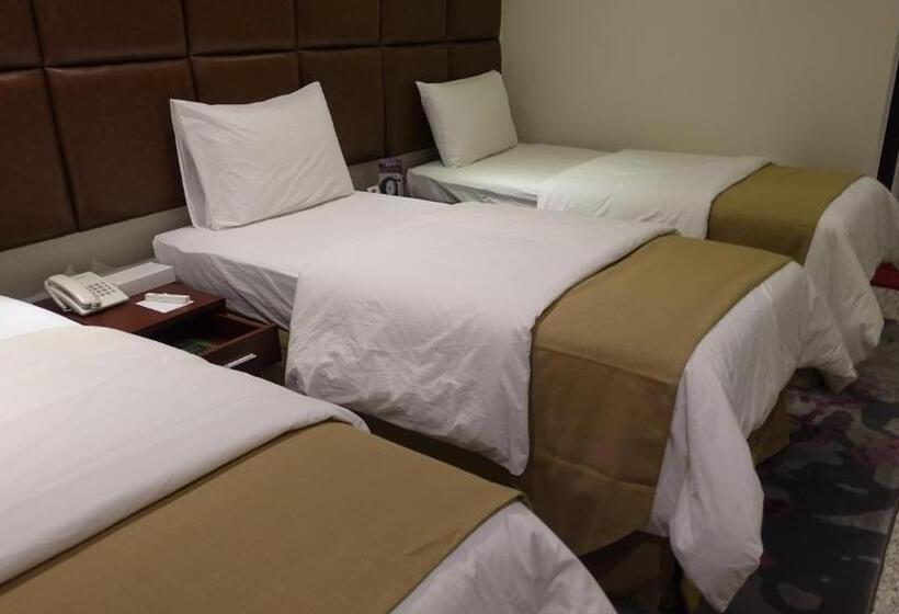 スタンダードトリプルルーム, Al Jaad Kudai