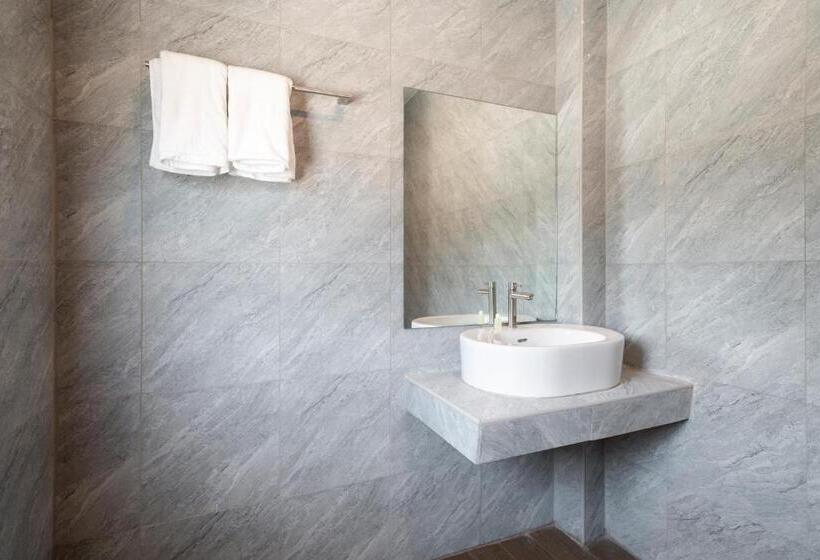 이코노미 룸, Pran Riverside