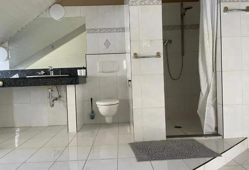 Huoneisto 3 Makuuhuonetta, Cochemer Arkaden