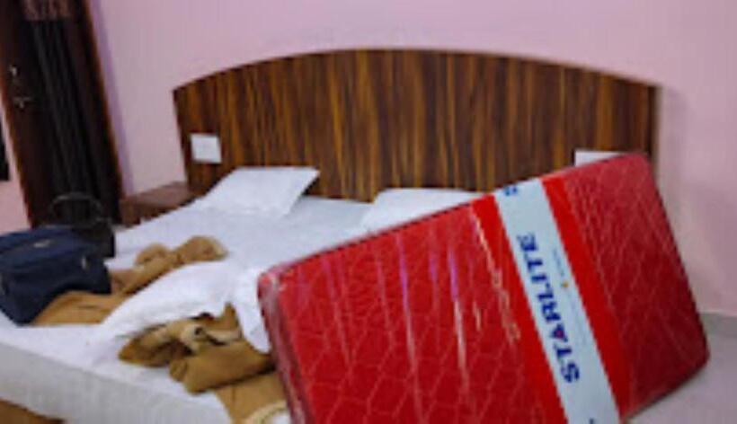 חדר דלוקס, Aaradhya International Jagdalpur