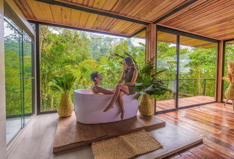 سوئیت با بالکن, Cedro Amazon Lodge