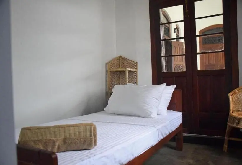 Economy Yhden Hengen Huone, Villa Risithenmi
