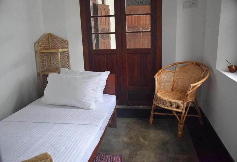 غرفة إقتصادية فردية, Villa Risithenmi