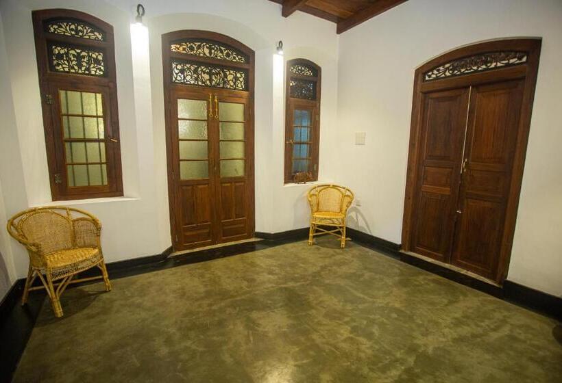 ‫فيلا غرفة نوم واحدة, Villa Risithenmi