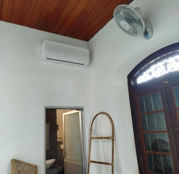 エコノミールーム, Villa Risithenmi