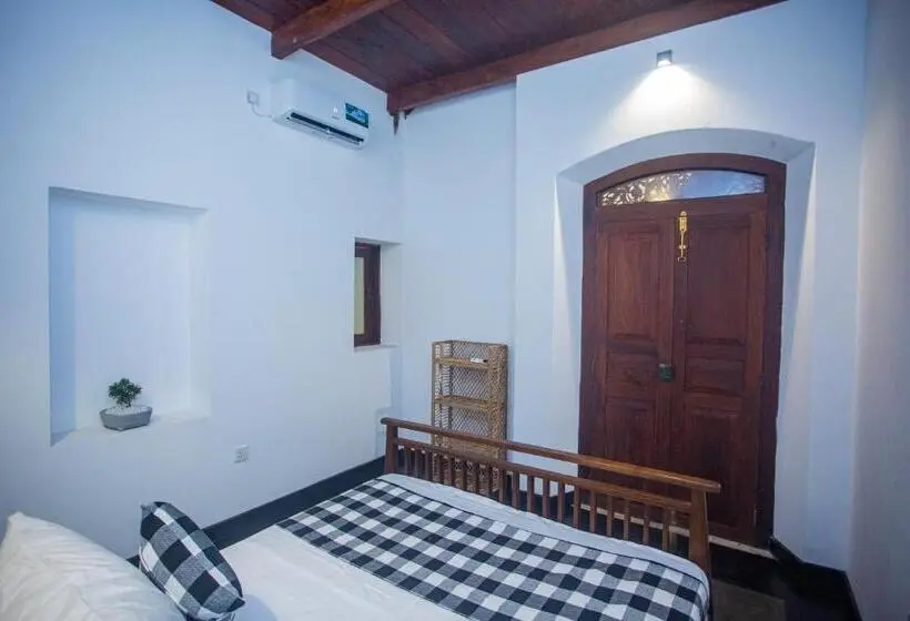 Villa 1 Makuuhuone, Villa Risithenmi