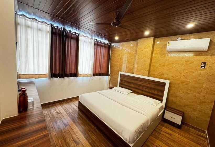 디럭스 룸, Walk Inn