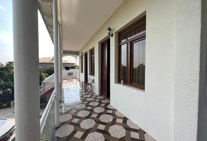 اتاق استاندارد با بالکن, Home Inn Samegrelo