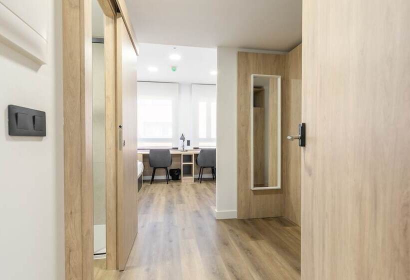 اتاق استاندارد, Micampus Salcedo Student Residence