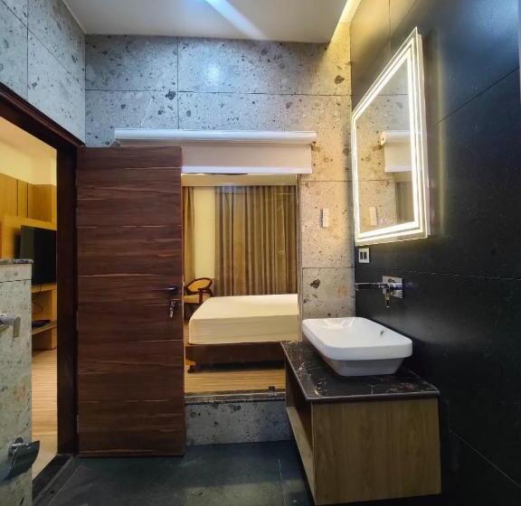 Номер Deluxe Кровать Кинг, K11