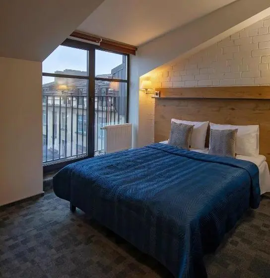 استودیوی استاندارد, Loft Inn Self Check In