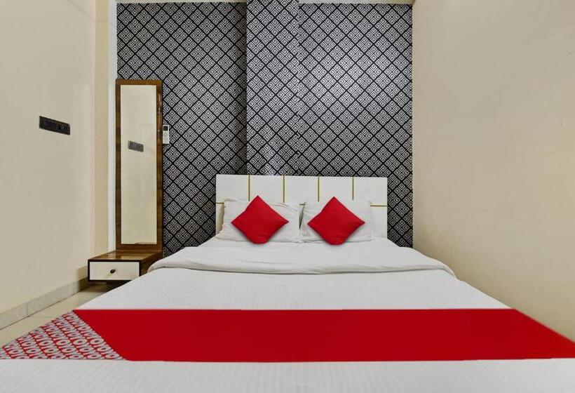 Triple Classic Room, Oyo Hotel Dream Palace