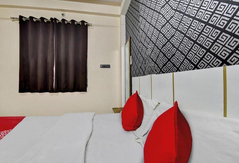 Triple Classic Room, Oyo Hotel Dream Palace