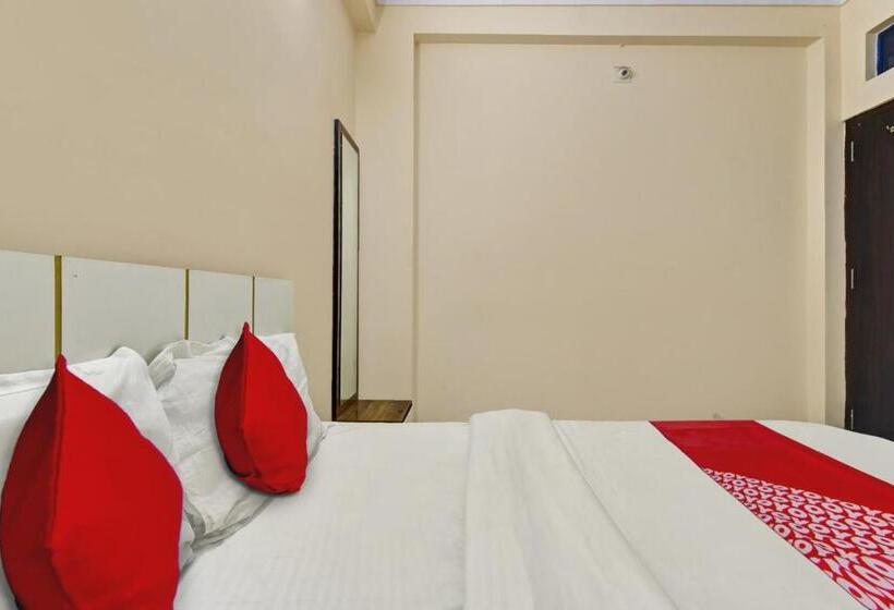 Triple Classic Room, Oyo Hotel Dream Palace